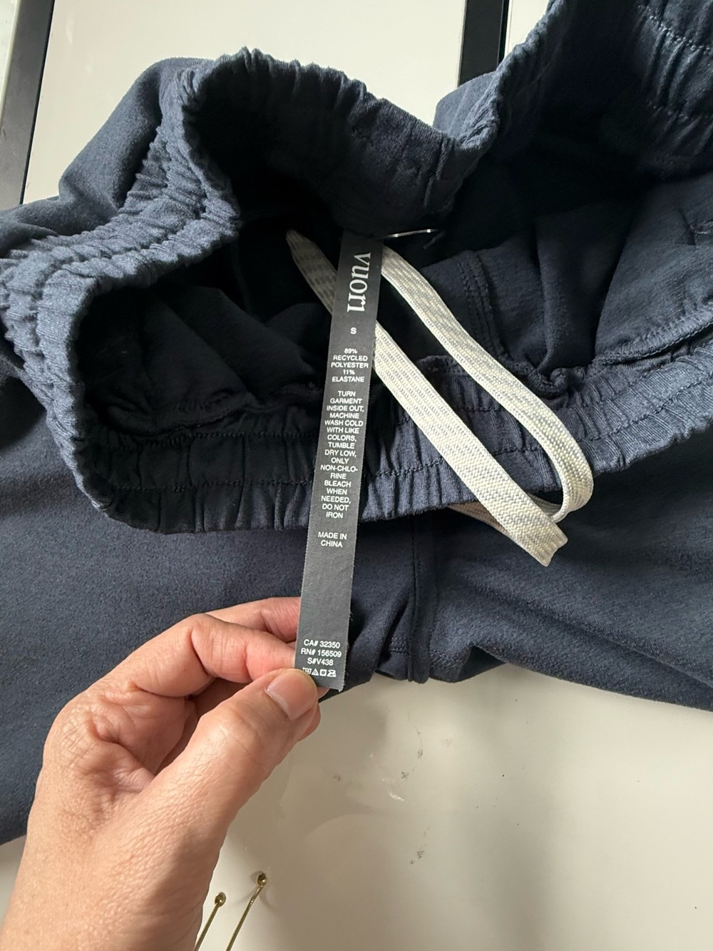 Vuori Men's Performance Joggers - Size Small - Picture 14 of 16